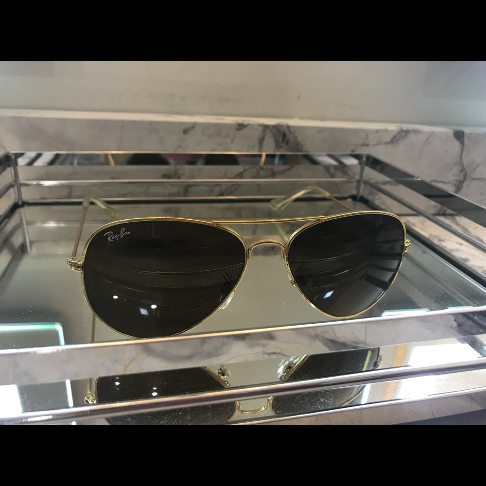 Gold Ray-Ban Aviators 🕶
